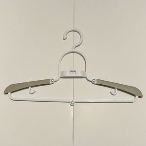 Hangers (set of 16)